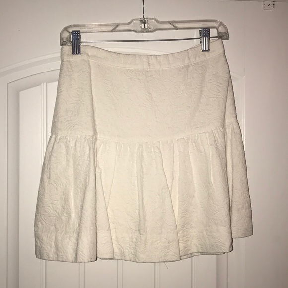 J. Crew Dresses & Skirts - JCrew White Matelasse Drop Waist Skirt, Size 2 J. Crew Dresses & Skirts - JCrew White Matelasse Drop Waist Skirt, Size 2